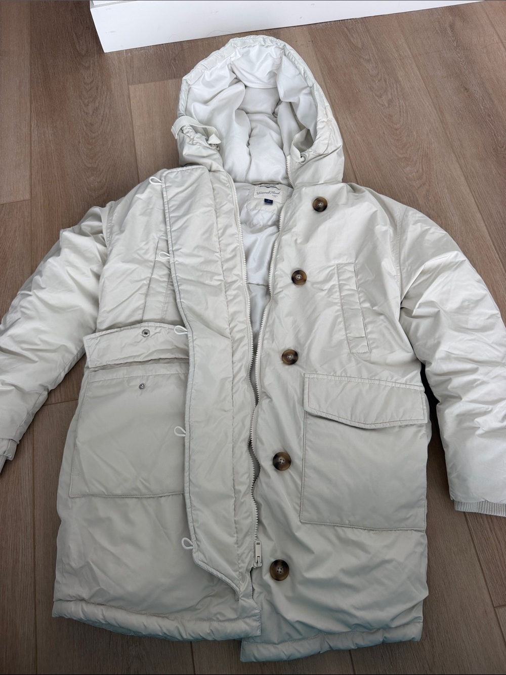 Universal Thread women’s Hooded Puffer Coat in Off-White